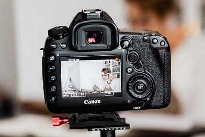 Best Camera under 1000 for Content Creators and Vloggers